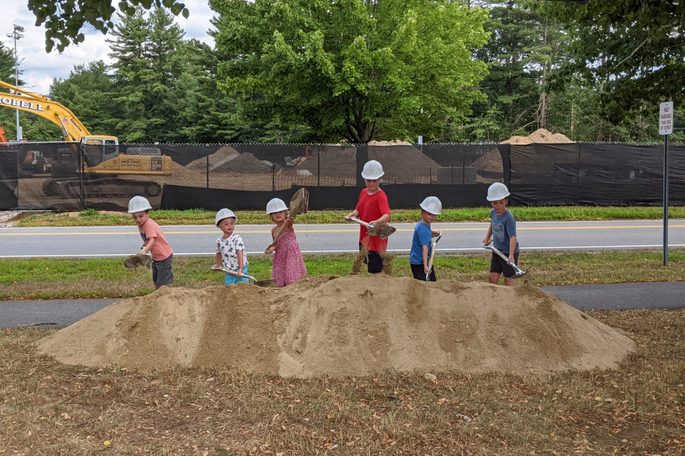 09.Kids Turn to Dig