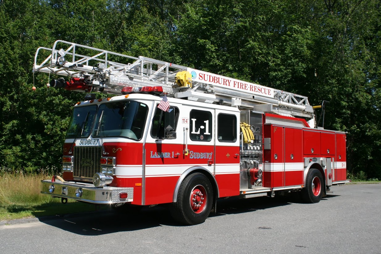 Ladder 1 1999 Emergency One Ladder-Pumper