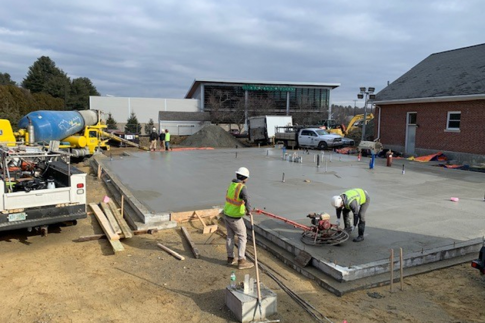 st2 – 02082023pouring(2)