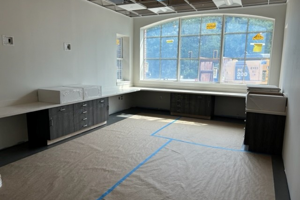 st2-082823 watch room